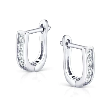 srebrne kolczyki na biglu angielskim zdobione cyrkoniami